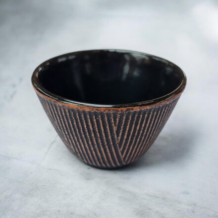 Litinová šálek Zen, černo-měděná (0,12 l)